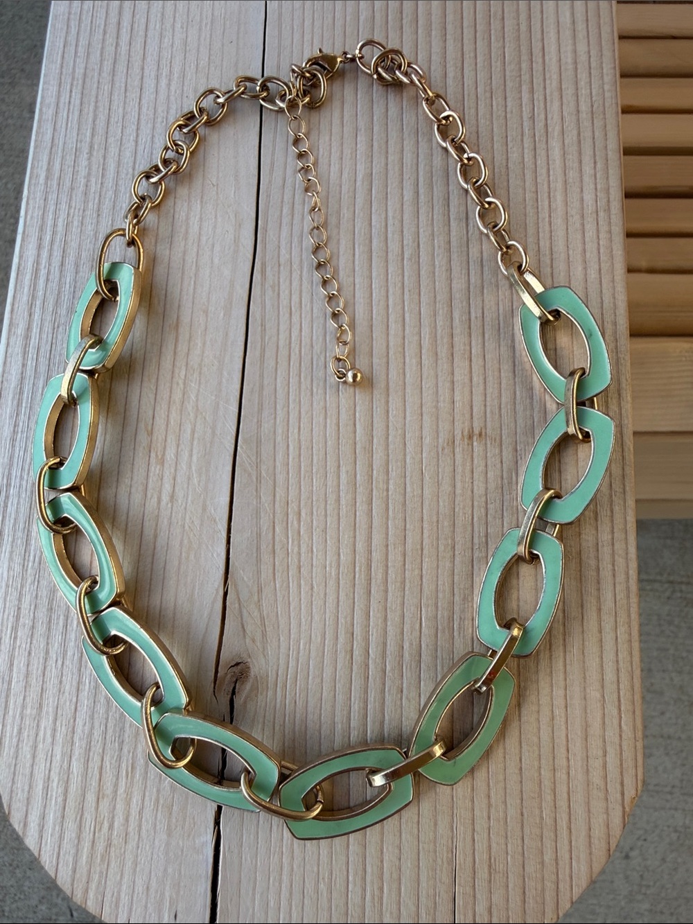 Mint Green Enamel Chain Necklace – Gold Tone – Excellent Condition